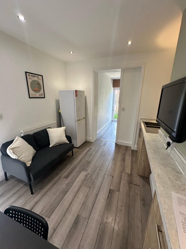 Room Bramford Road in Ipswich