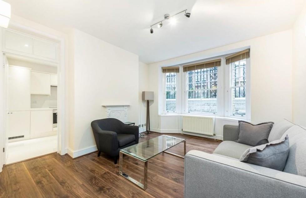 Flat Transept Street in City of Westminster