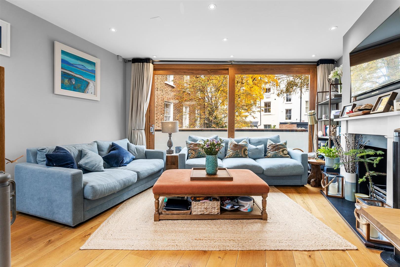 House Pottery Lane in Greater London