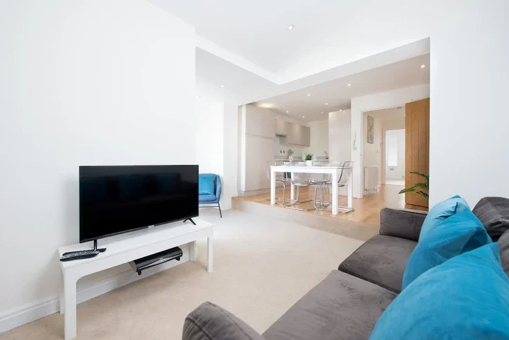 Flat Victoria Road in Greater London