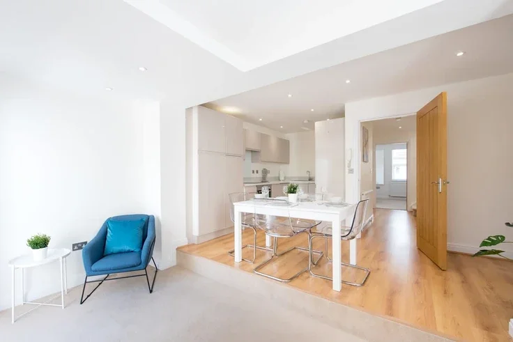 Flat Victoria Road in Greater London