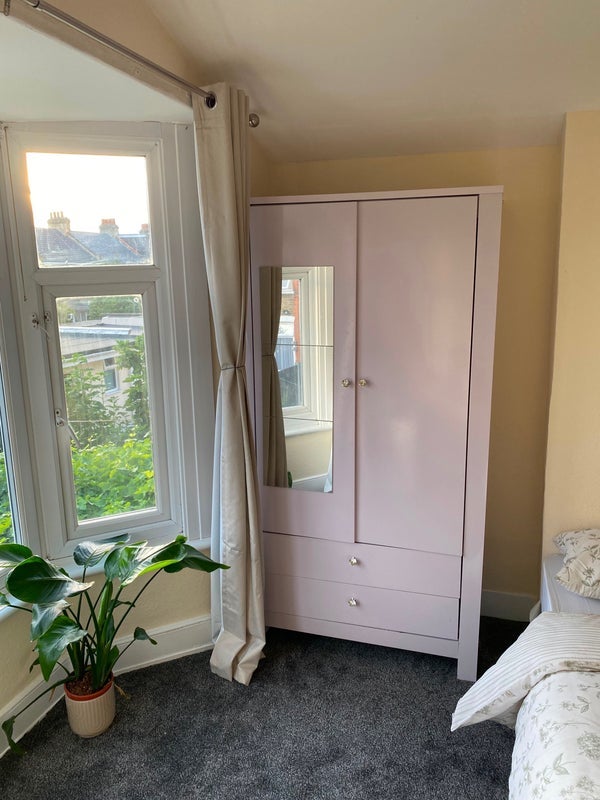 Room Donald Road in Greater London