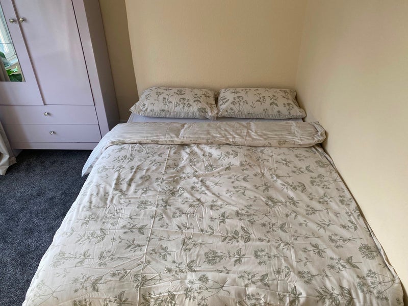 Room Donald Road in Greater London