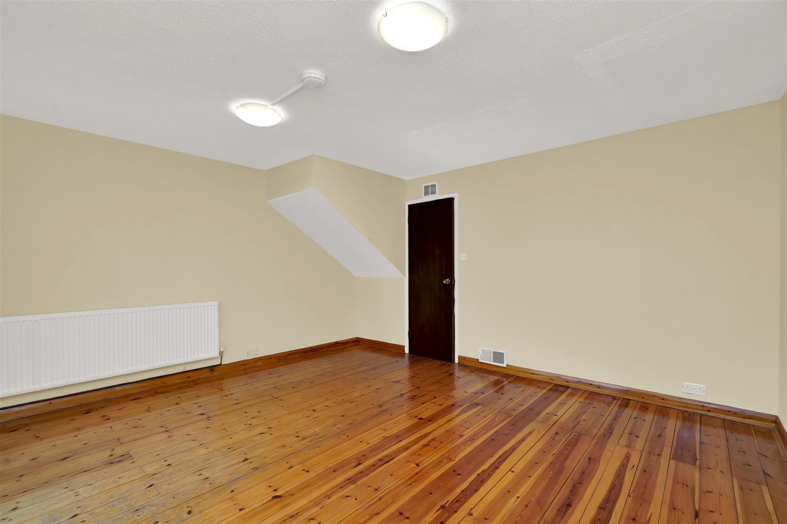 House Littlewood Close in Greater London