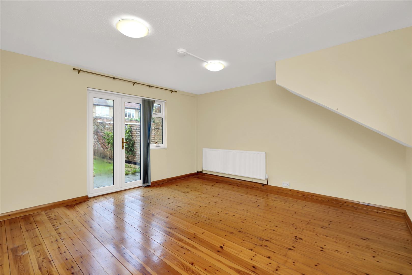 House Littlewood Close in Greater London