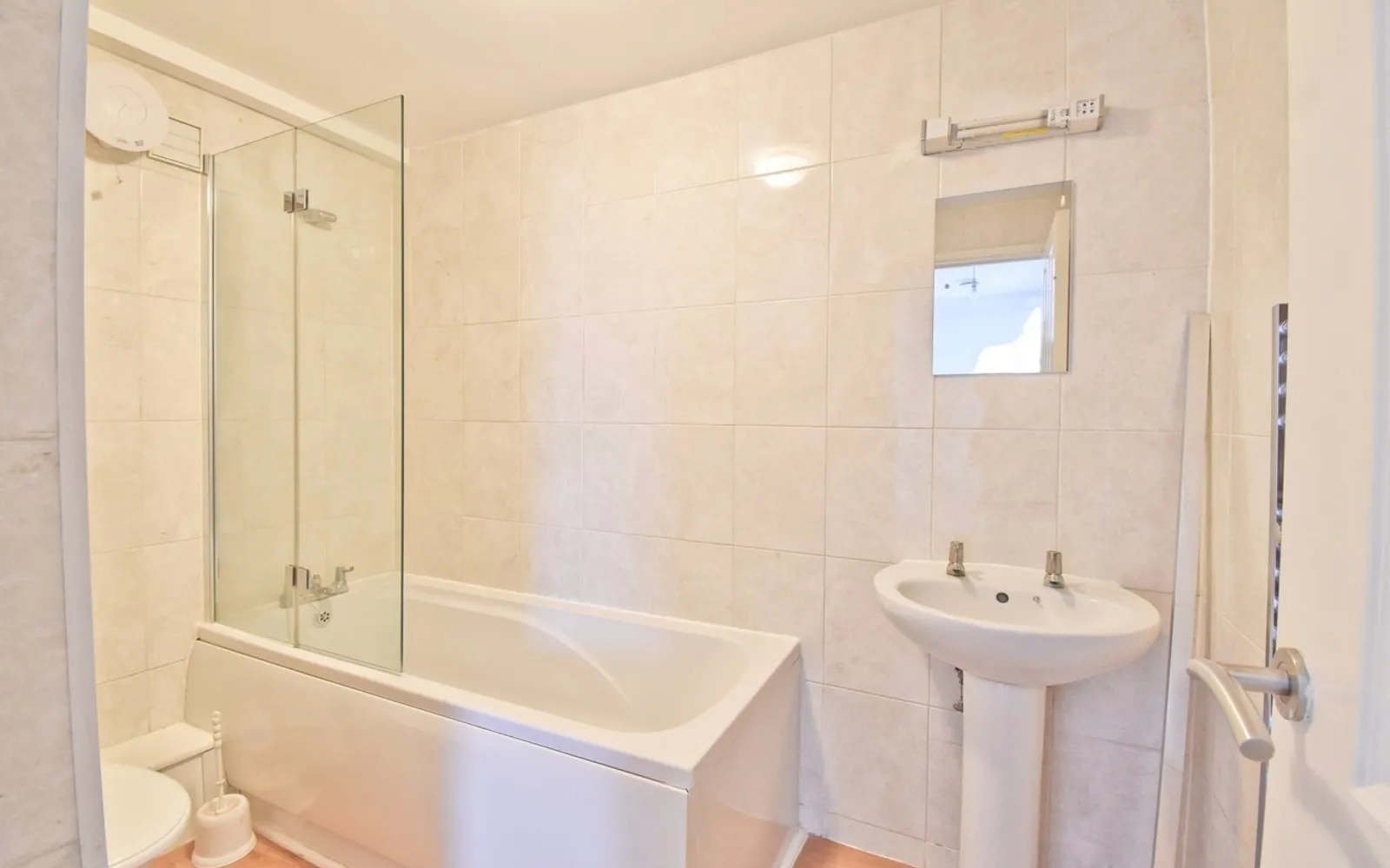 Flat Araby Corner in Borough of Spelthorne