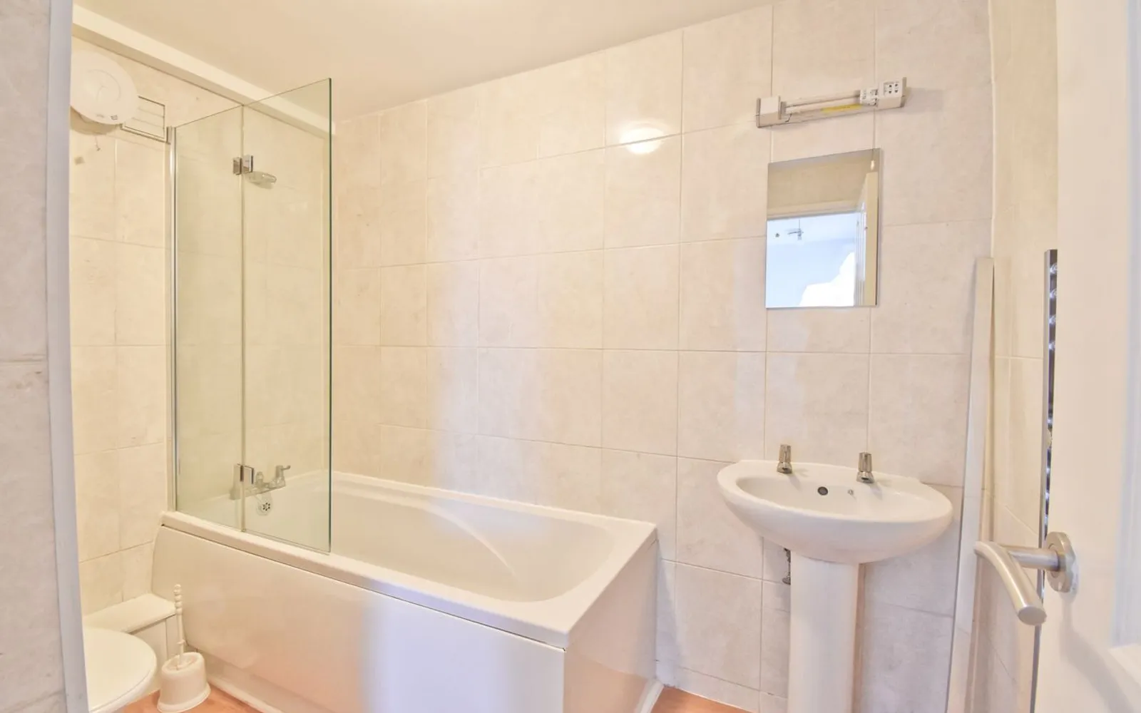 Flat Araby Corner in Borough of Spelthorne