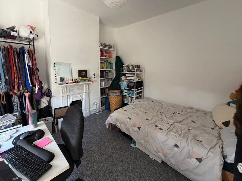 Room Stanmore Road in Greater London