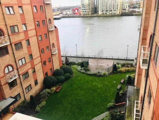 Flat William Morris Way in Greater London