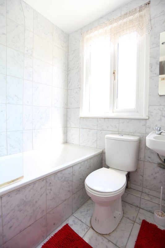 Room Durnsford Road in Greater London