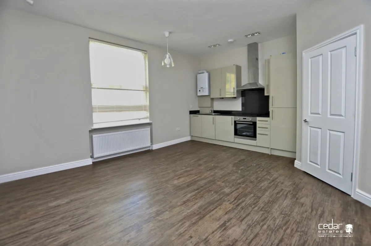 Flat Exeter Road in Greater London