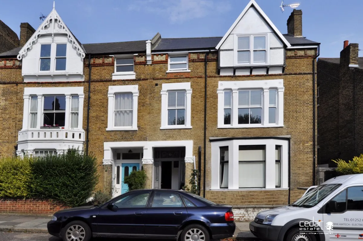 Flat Exeter Road in Greater London