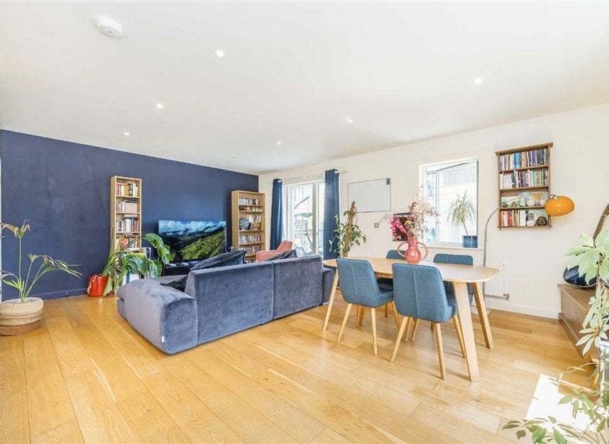 Flat Branch Place in Greater London