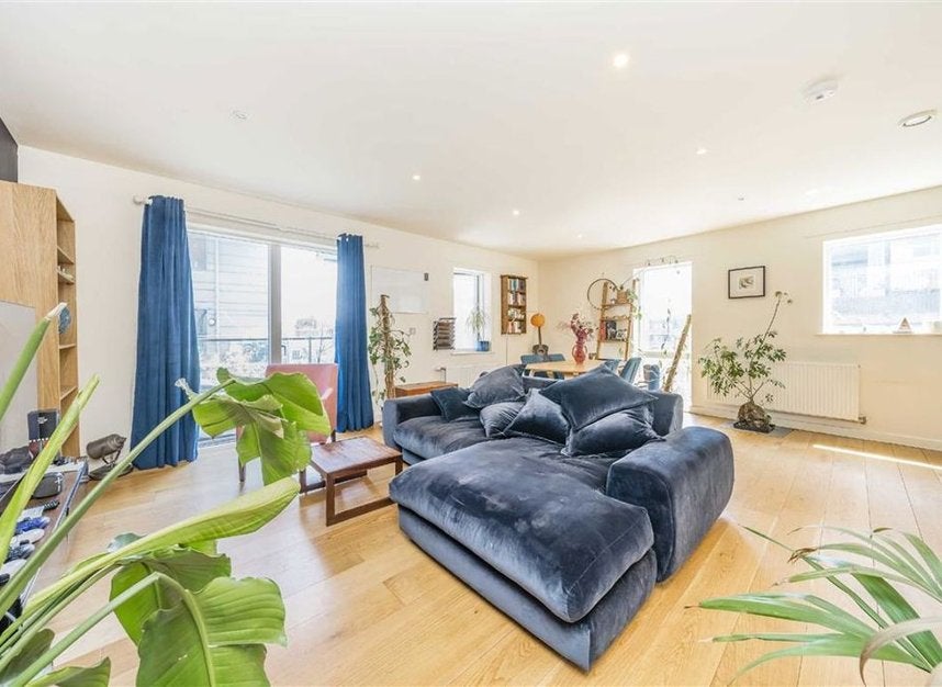 Flat Branch Place in Greater London