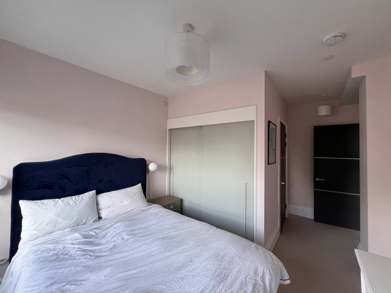 Room Acre Lane in Greater London