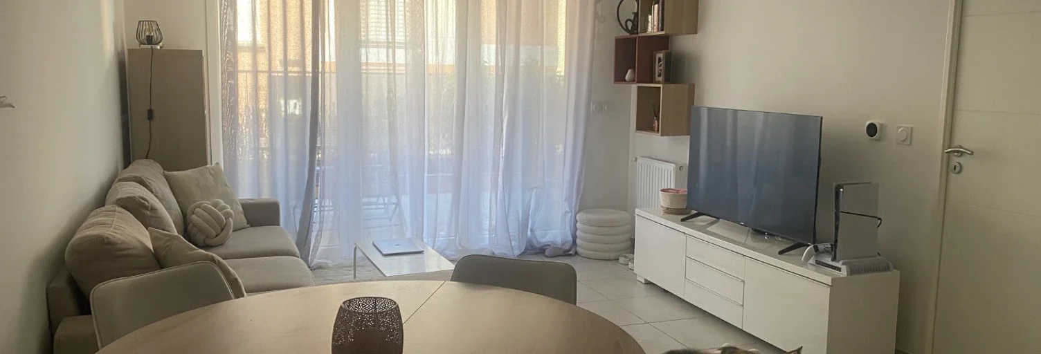 Flat Rue des Gordes in Simandres
