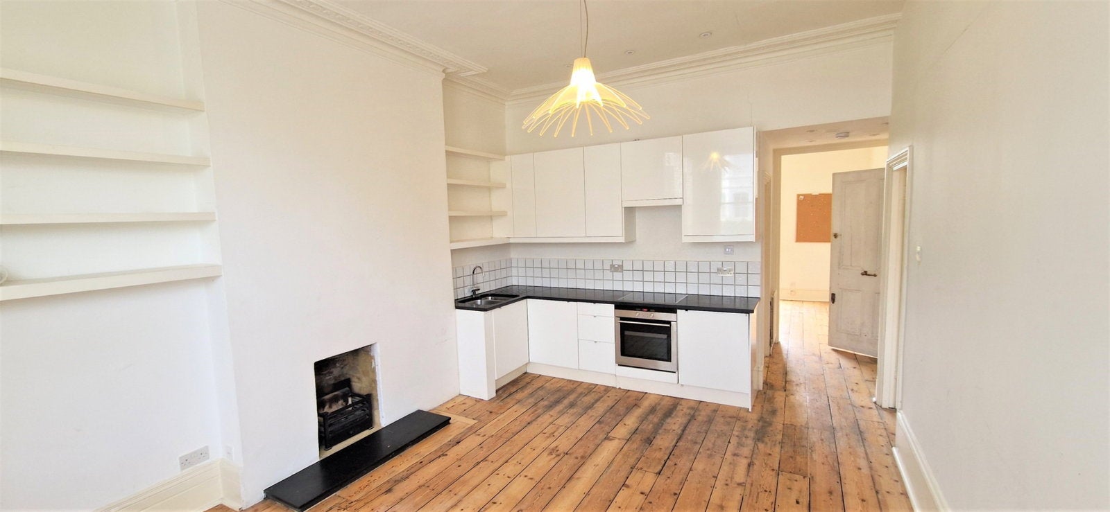 Flat Launders Lane in Greater London