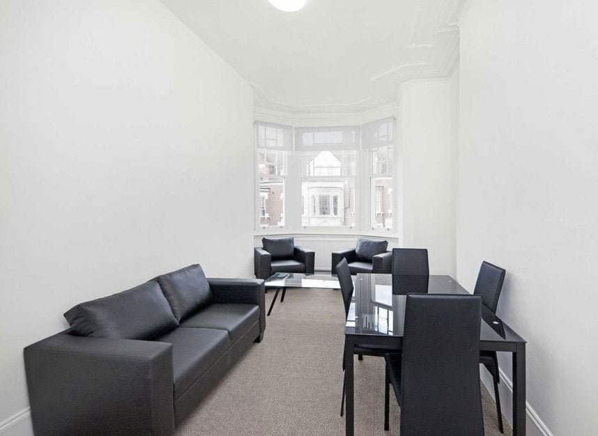 Flat Callcott Road in Greater London