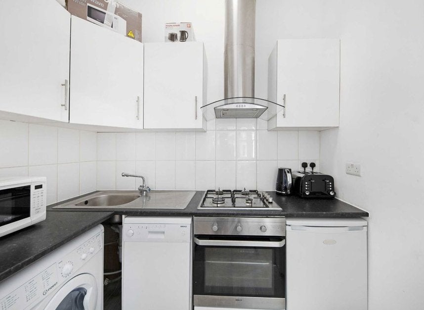 Flat Callcott Road in Greater London