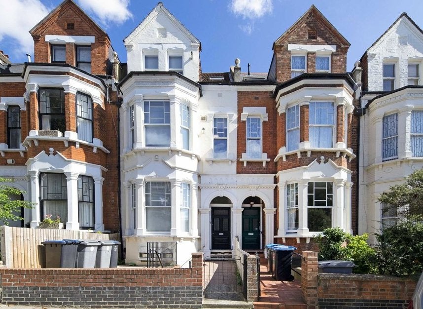 Flat Callcott Road in Greater London