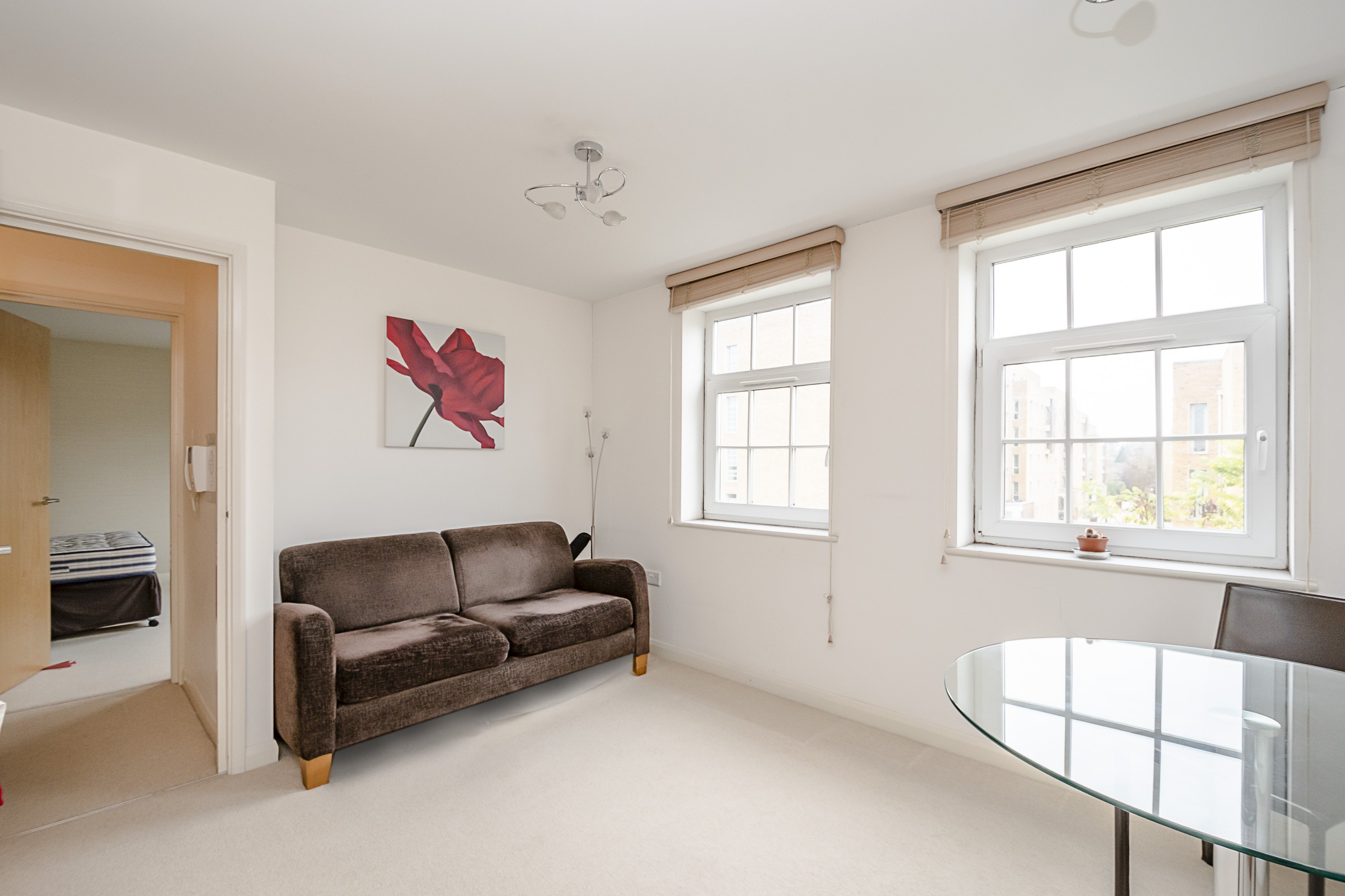 Flat Cookham Road in Maidenhead