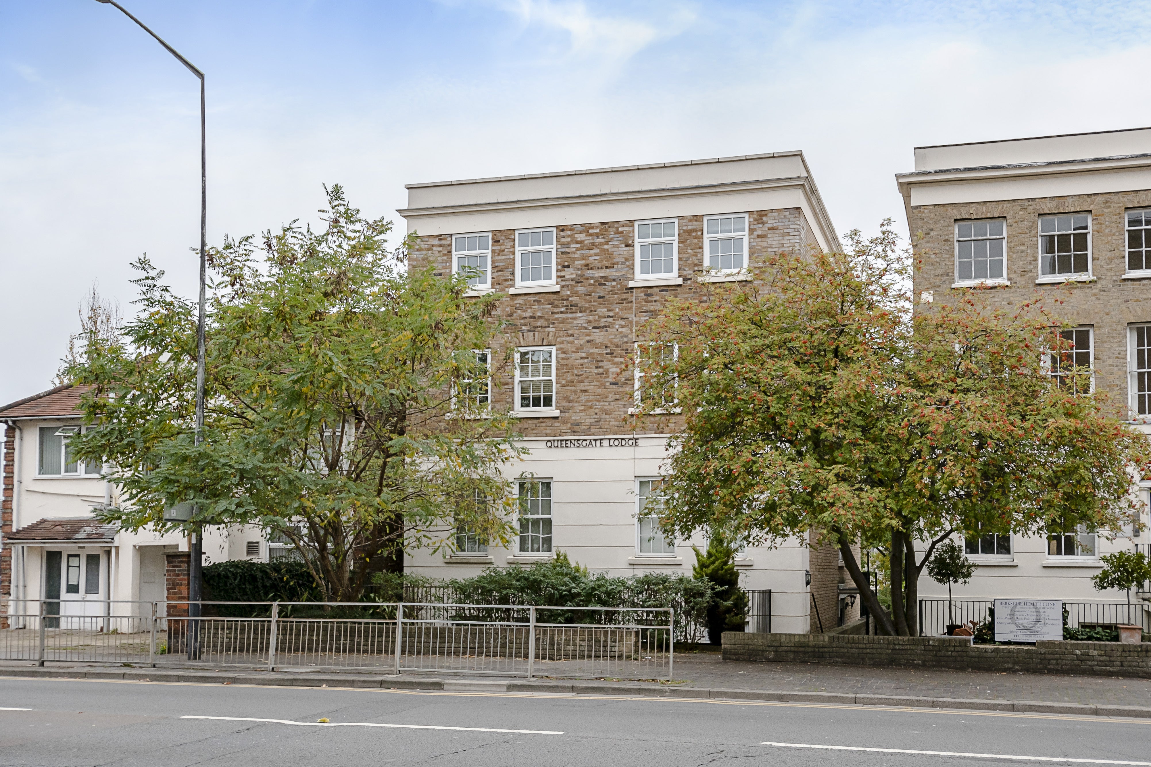 Flat Cookham Road in Maidenhead