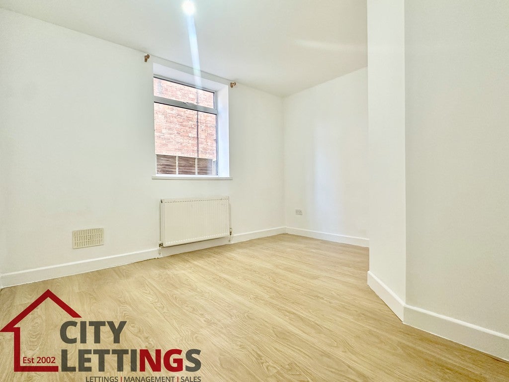 Flat Radcliffe Mount in Rushcliffe