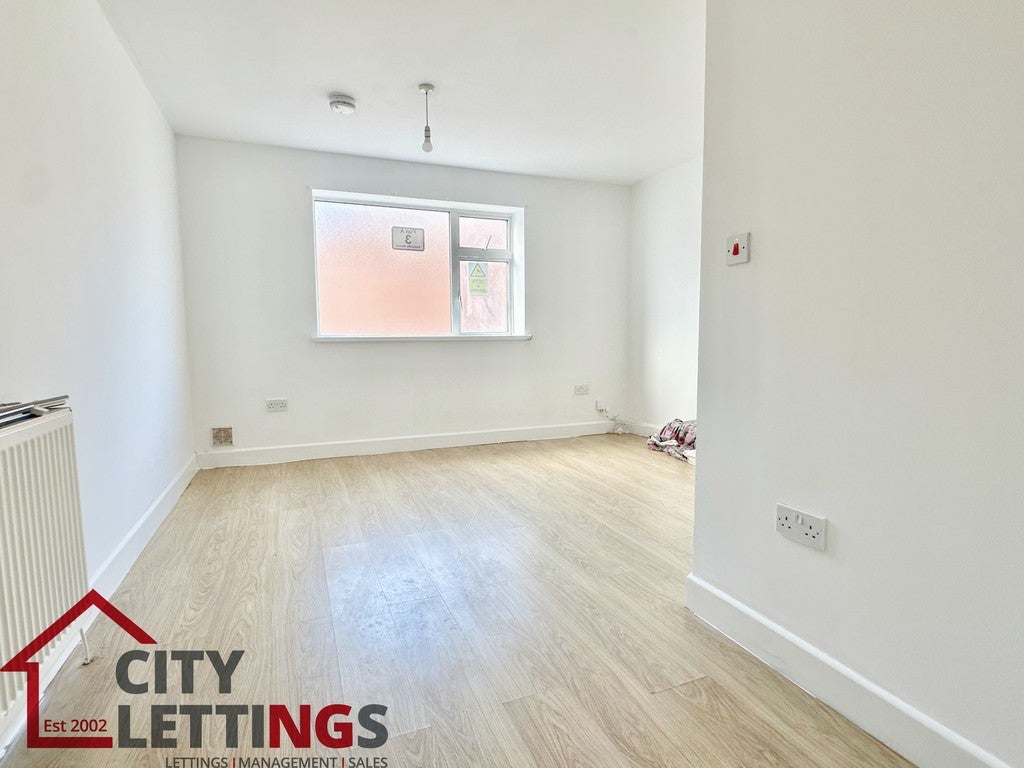 Flat Radcliffe Mount in Rushcliffe