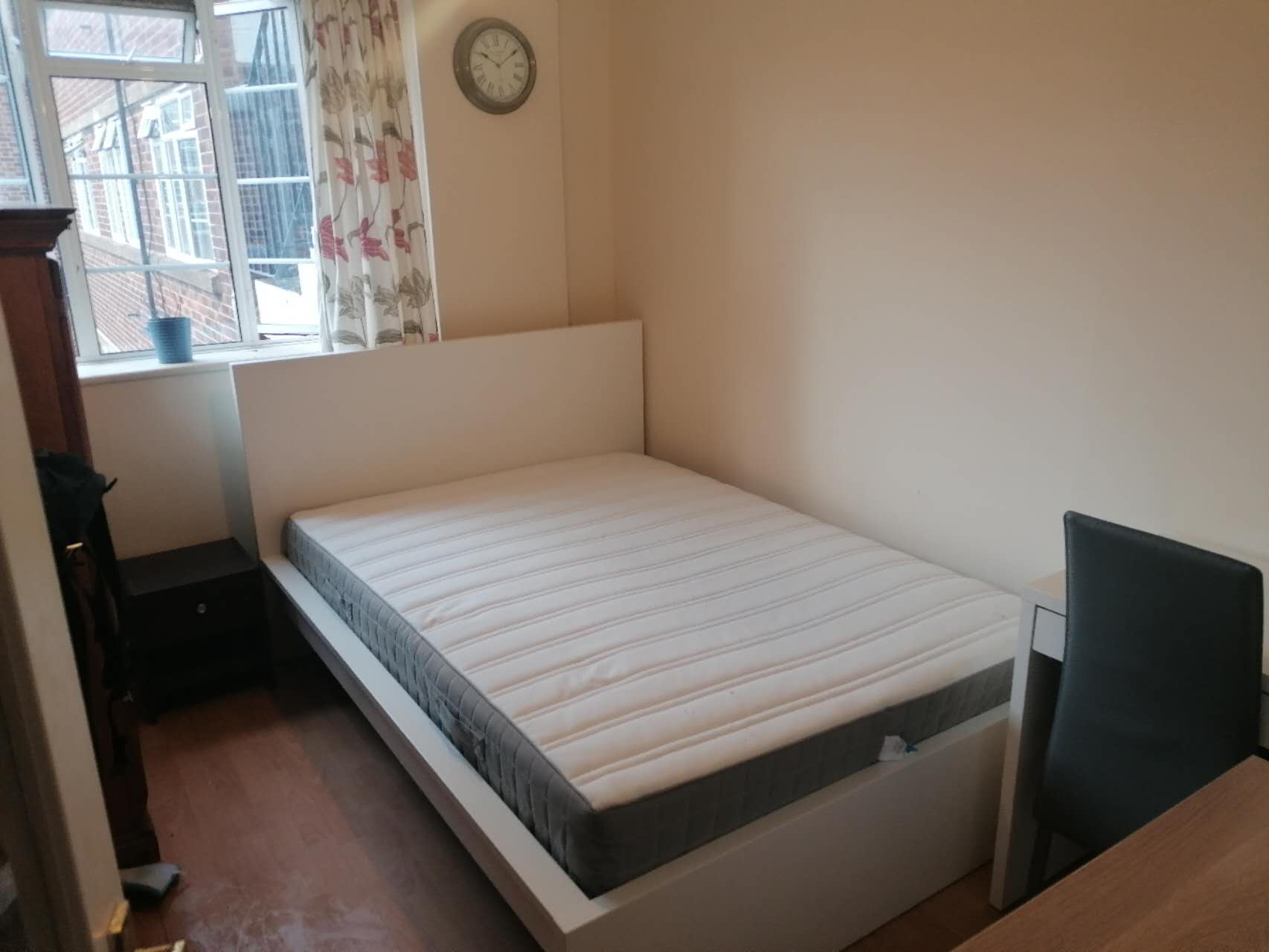 Flat North End Road in Greater London