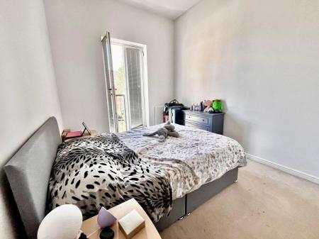 Flat Little Foxburrows in Colchester