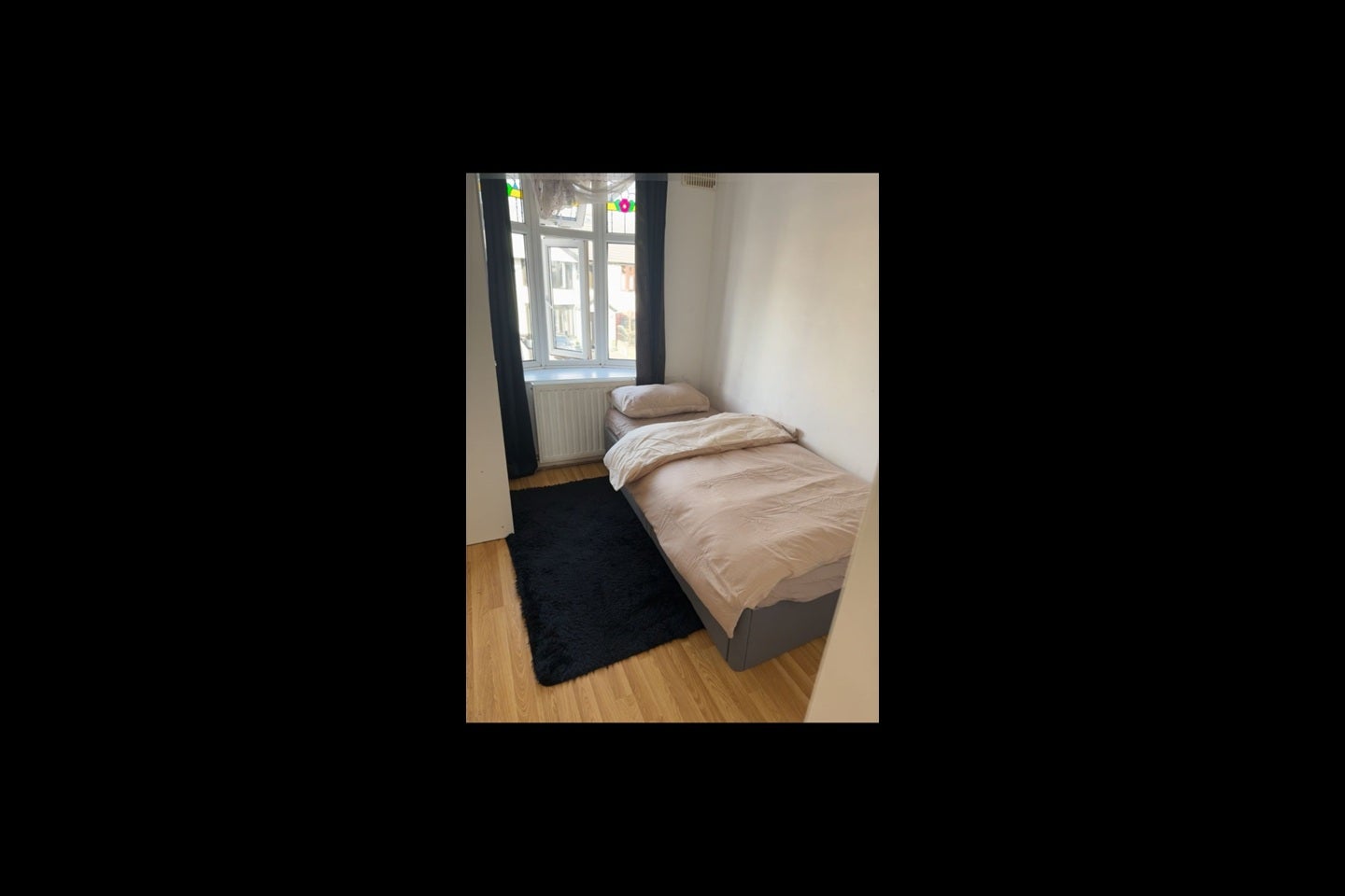 Room Capel Gardens in Greater London