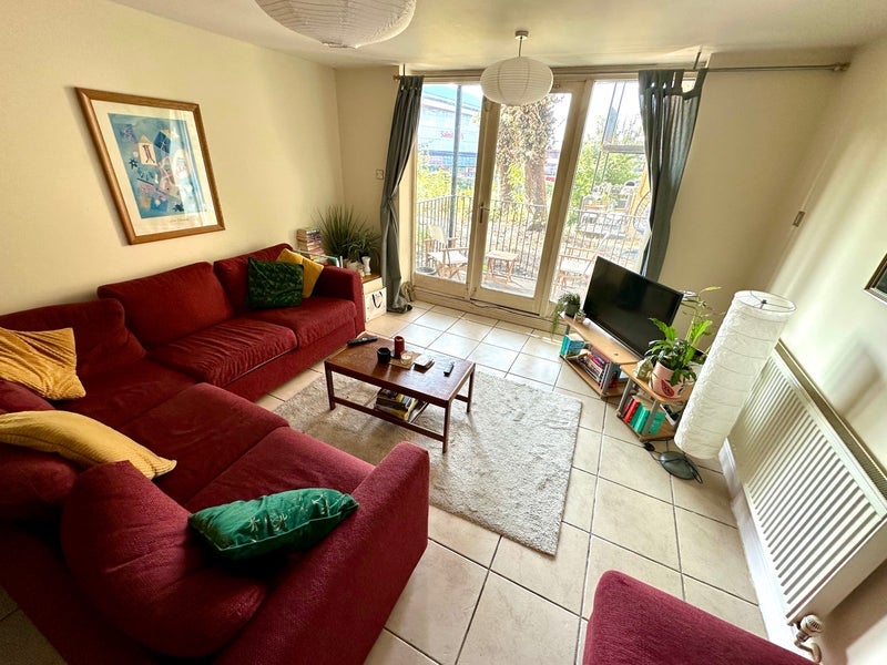 Room Rosemont Road in Greater London