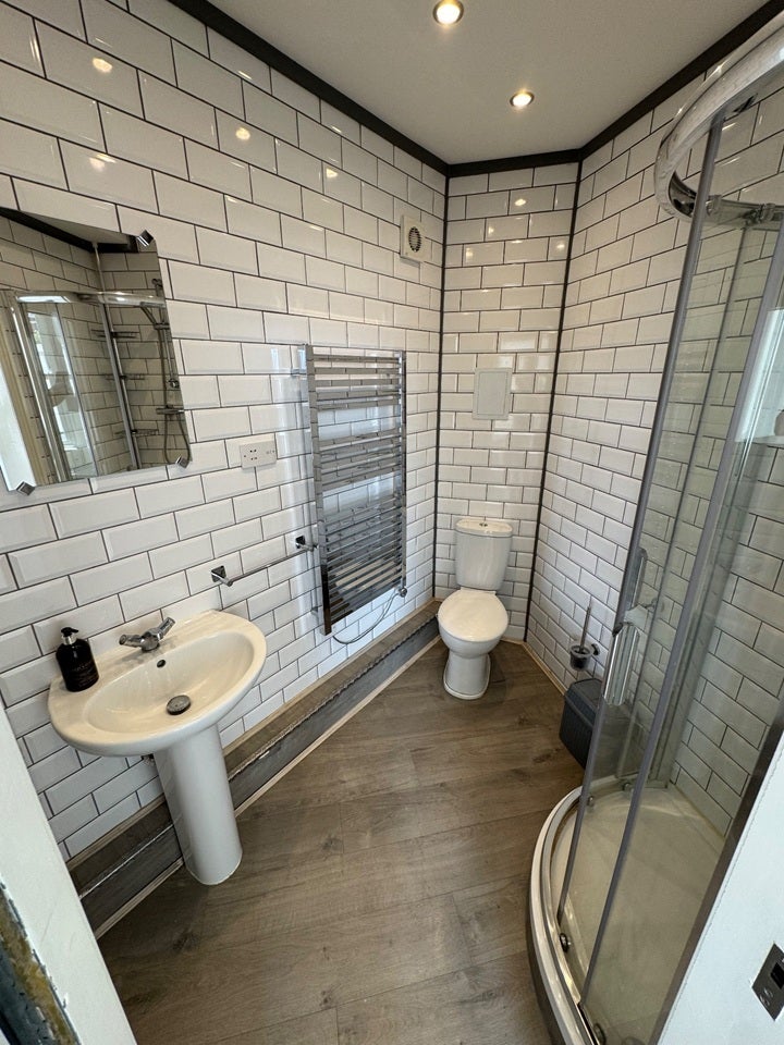 Flat Kennington Lane in Greater London