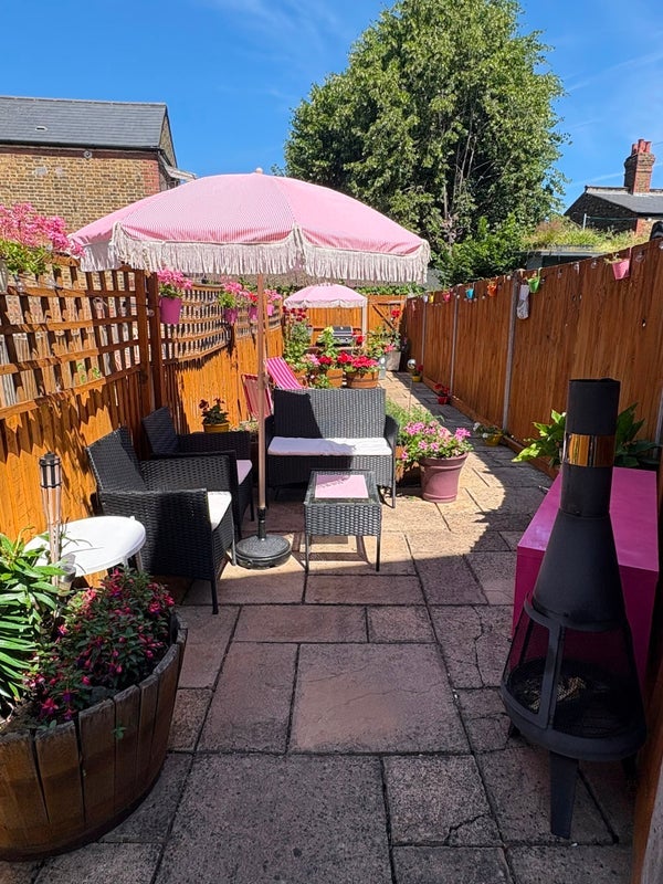 Room Emmanuel Road in Greater London