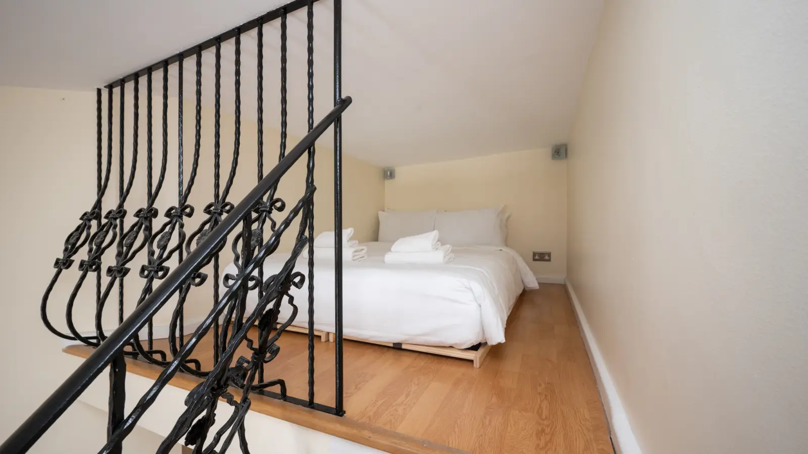Flat Rampayne Street in City of Westminster