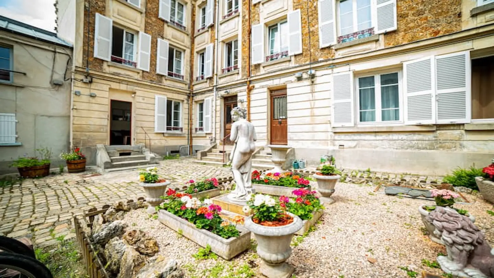 Flat Rue Hardy in Versailles