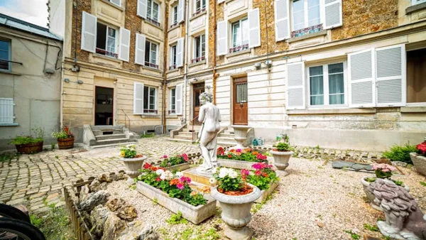 Flat Rue Hardy in Versailles