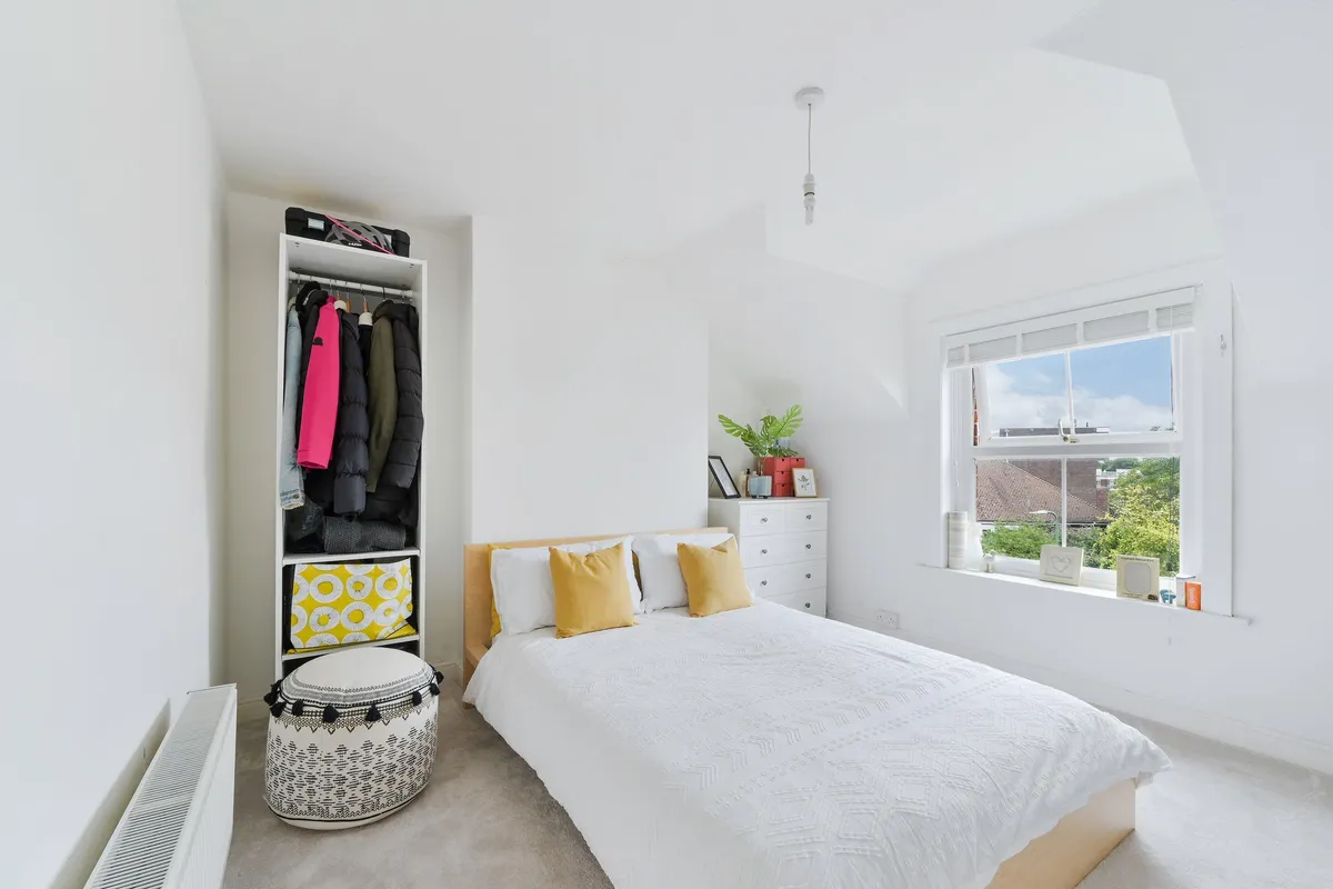 Flat Queen's Close in Greater London