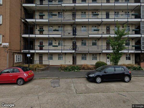 Room Prout Road in Greater London