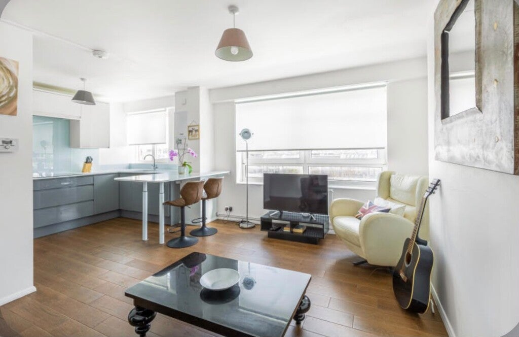Flat Arlington Road in Greater London