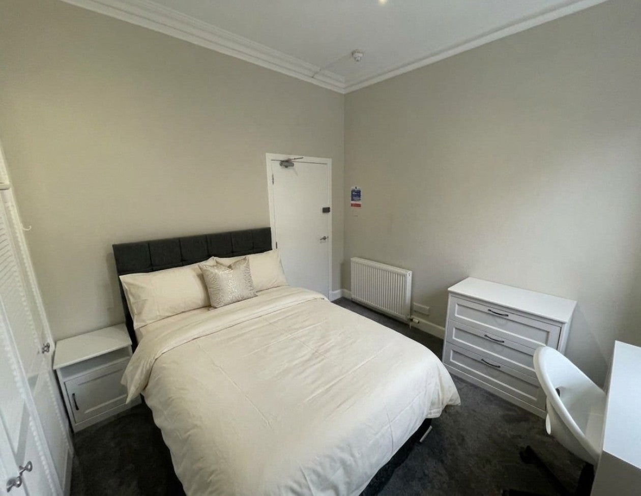 Room Bellefield Avenue in Dundee