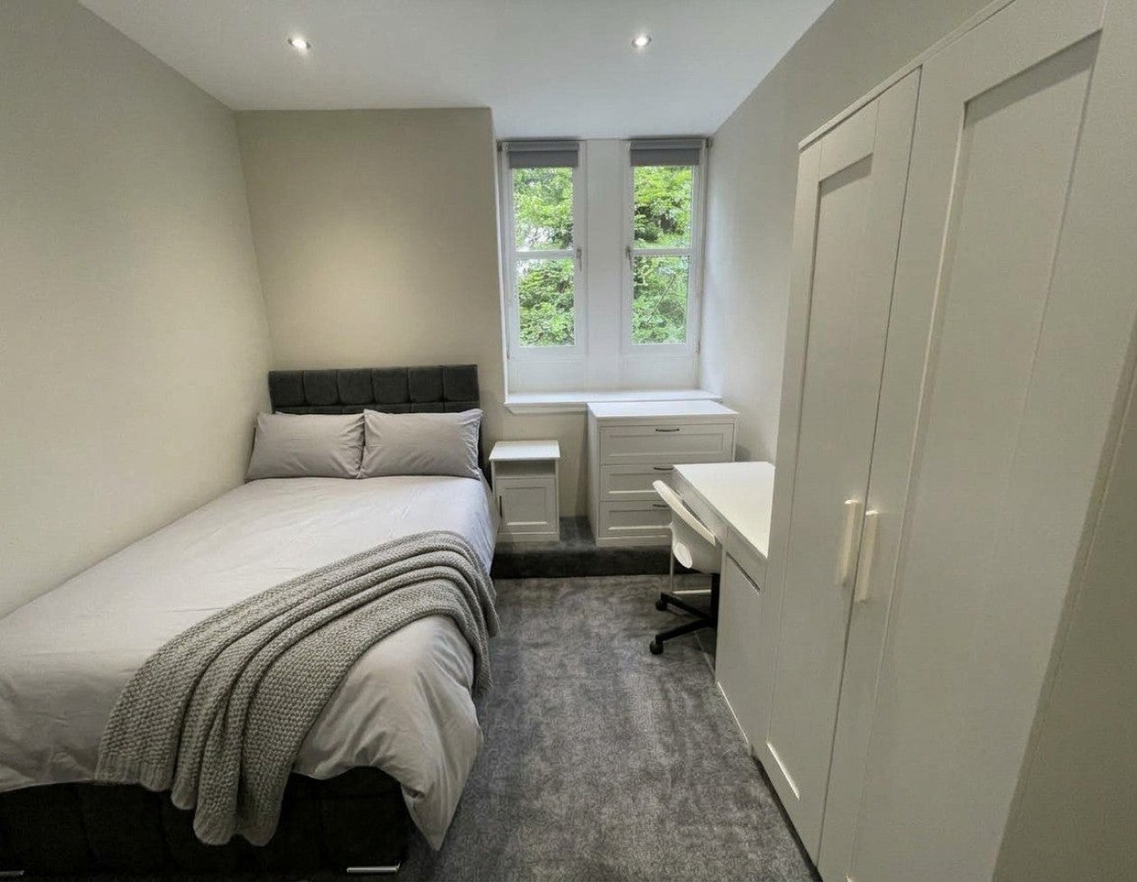 Room Bellefield Avenue in Dundee