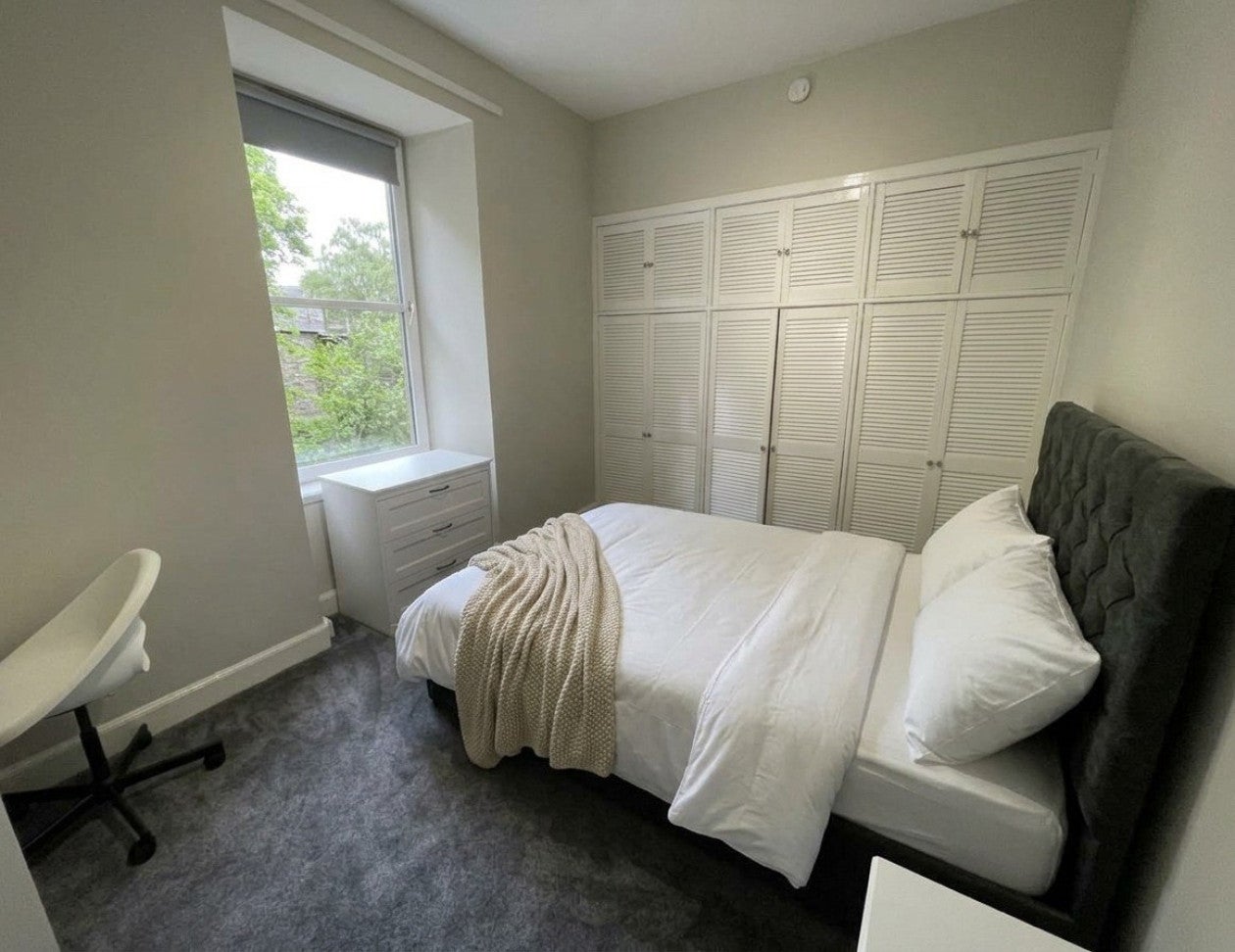 Room Bellefield Avenue in Dundee