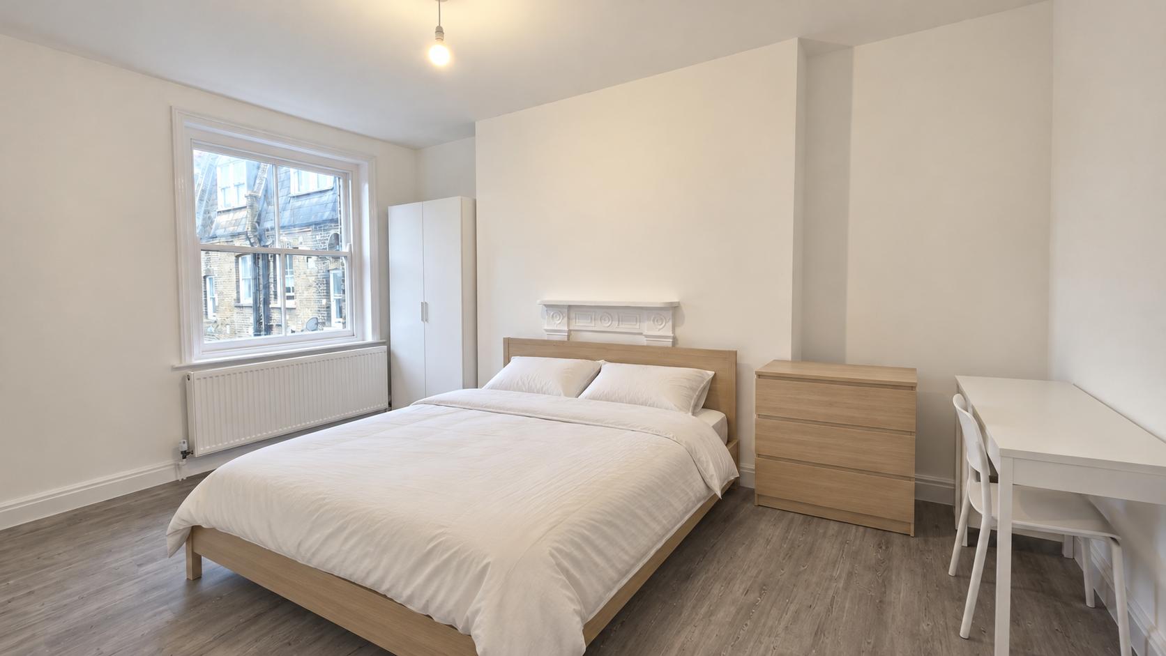 Room Fordham Street in Greater London
