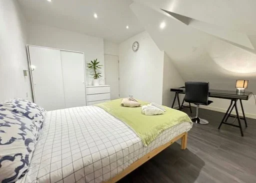 Room Woodstock Avenue in Greater London