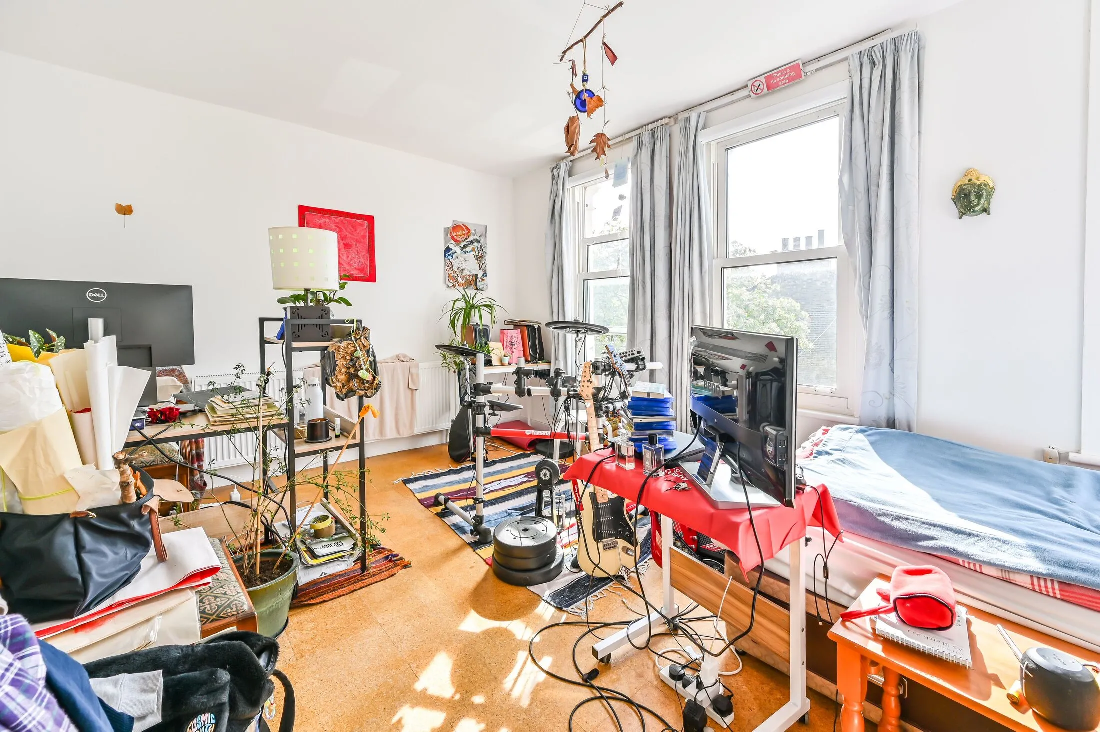 Flat Vaughan Road in Greater London