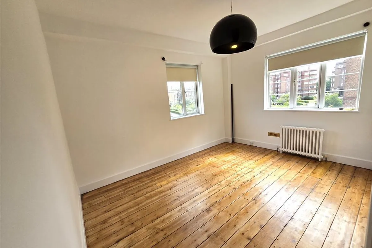 Flat Sir Alexander Close in Greater London