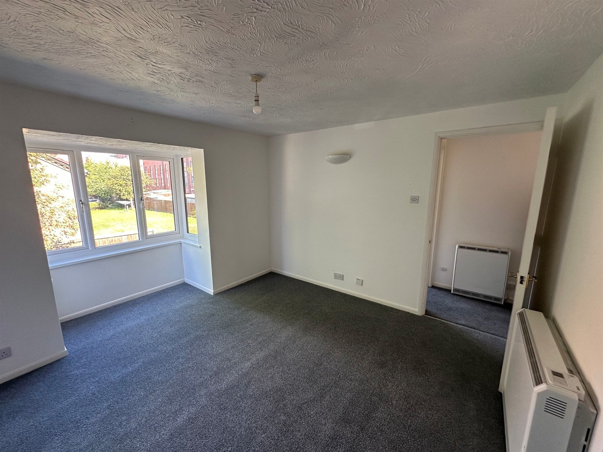 Flat Waterside Close in Greater London
