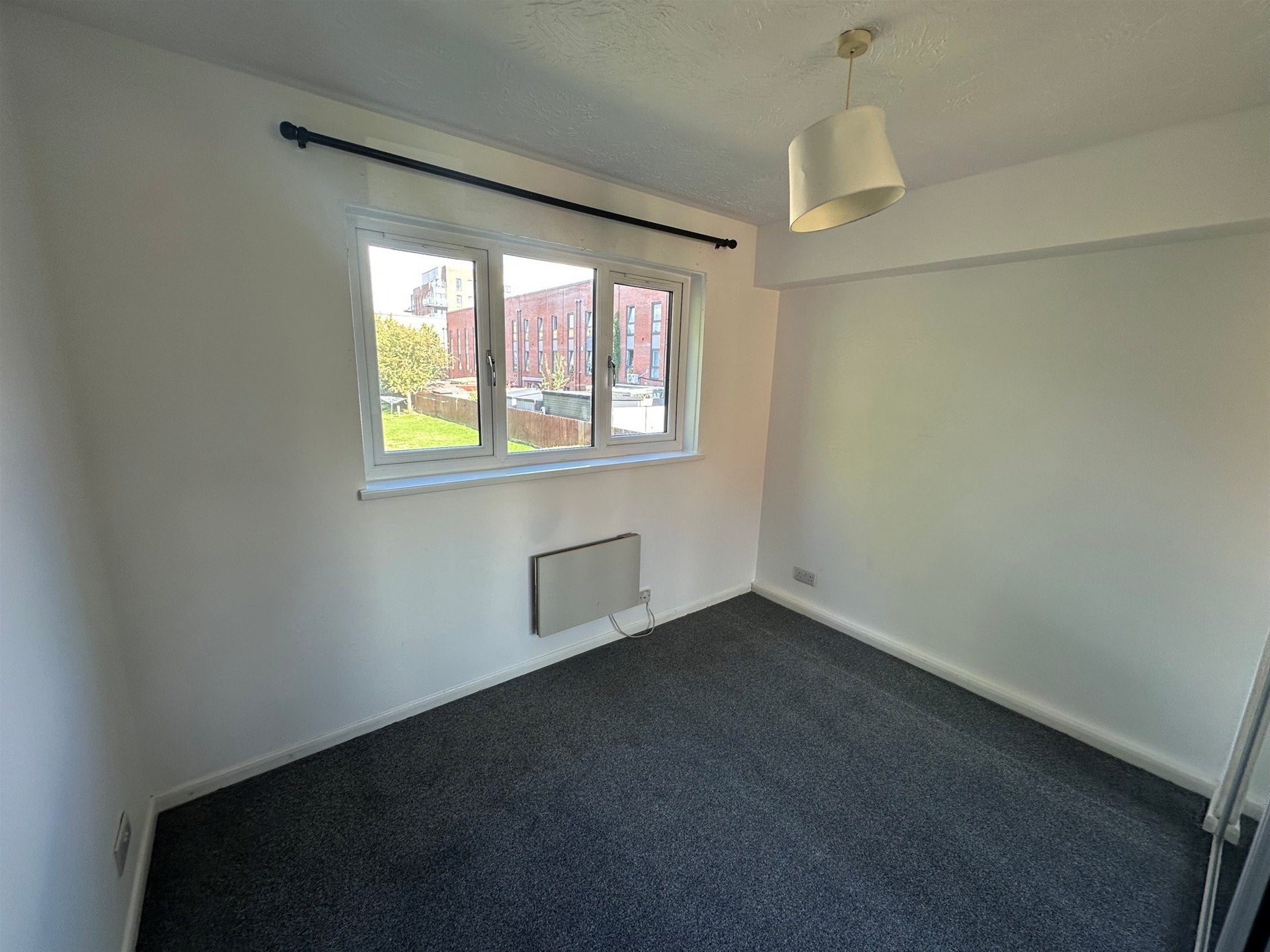 Flat Waterside Close in Greater London