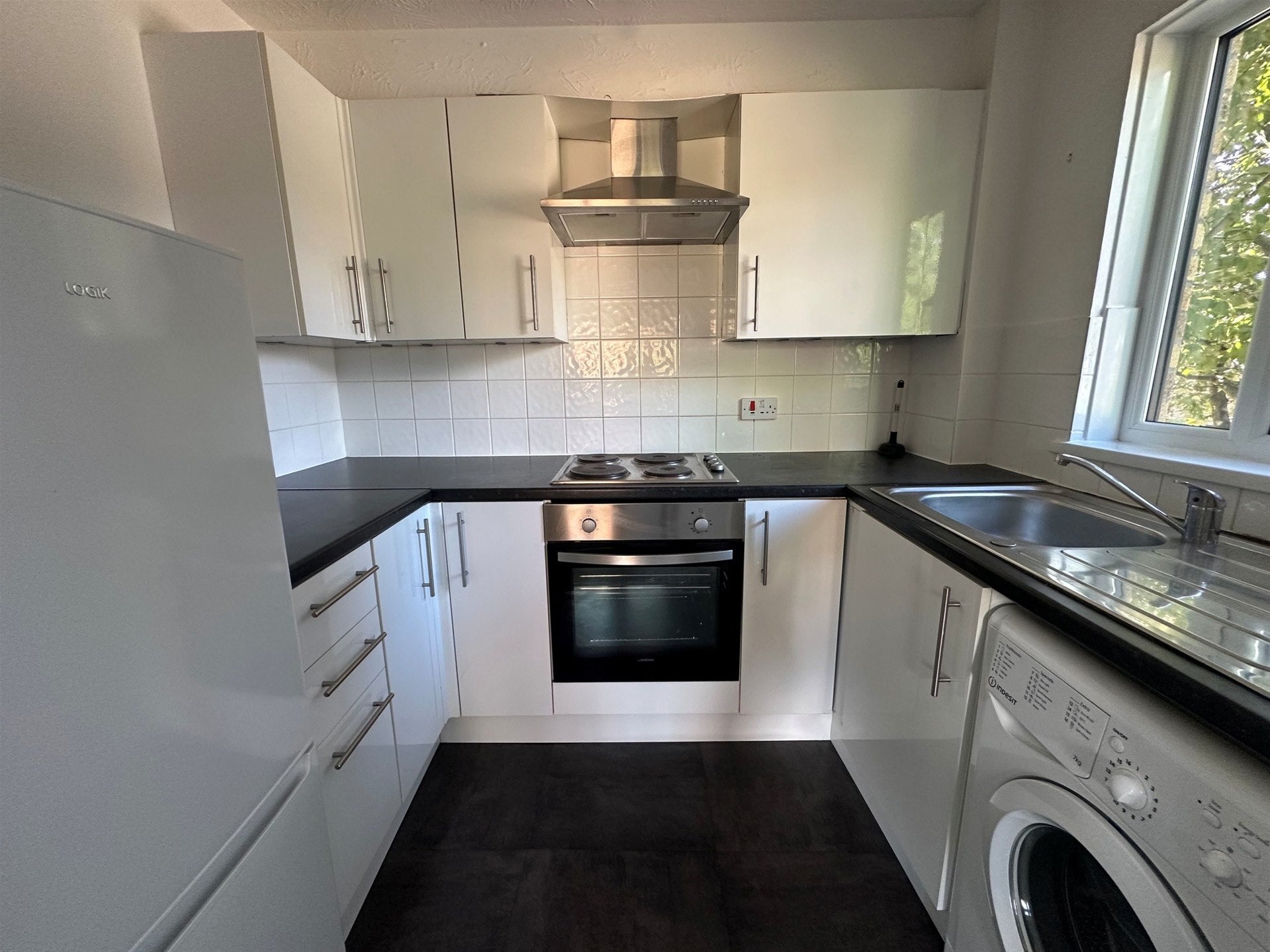 Flat Waterside Close in Greater London